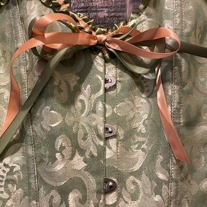 Corset. Absolutely beautiful corset! Size XL. Fits more like medium.